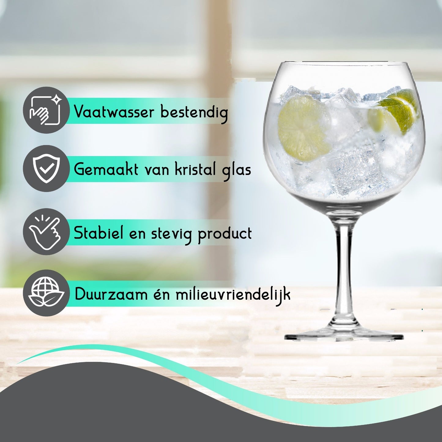 Gin cocktail met gemalen ijs of ijsballen