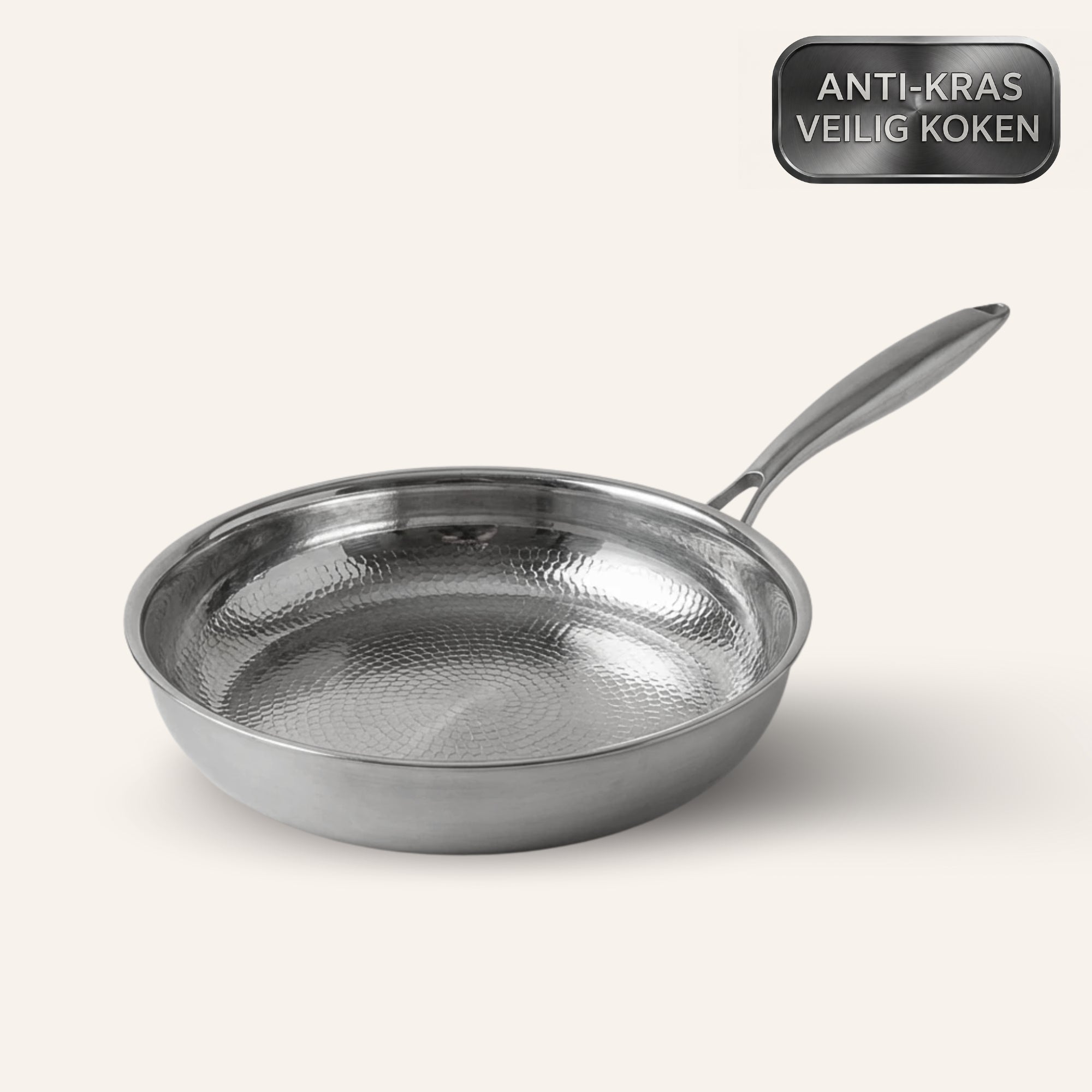 Gehamerde Titanium Pan